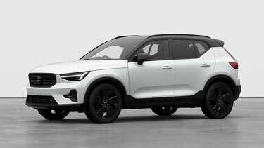 Volvo XC40 Estate 2.0 B3P Ultra Black Edition 5dr Auto in Crystal White