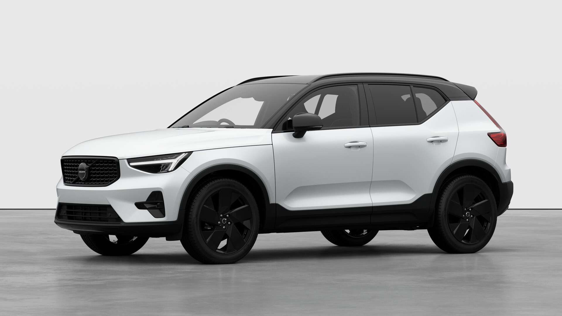  VOLVO XC40 2.0 B4P Plus Black Edition 5dr Auto