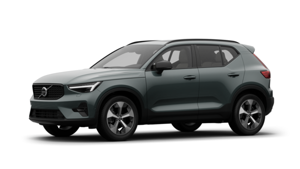 A Volvo autó külseje háromnegyed nézetből, letisztult stúdió háttér.