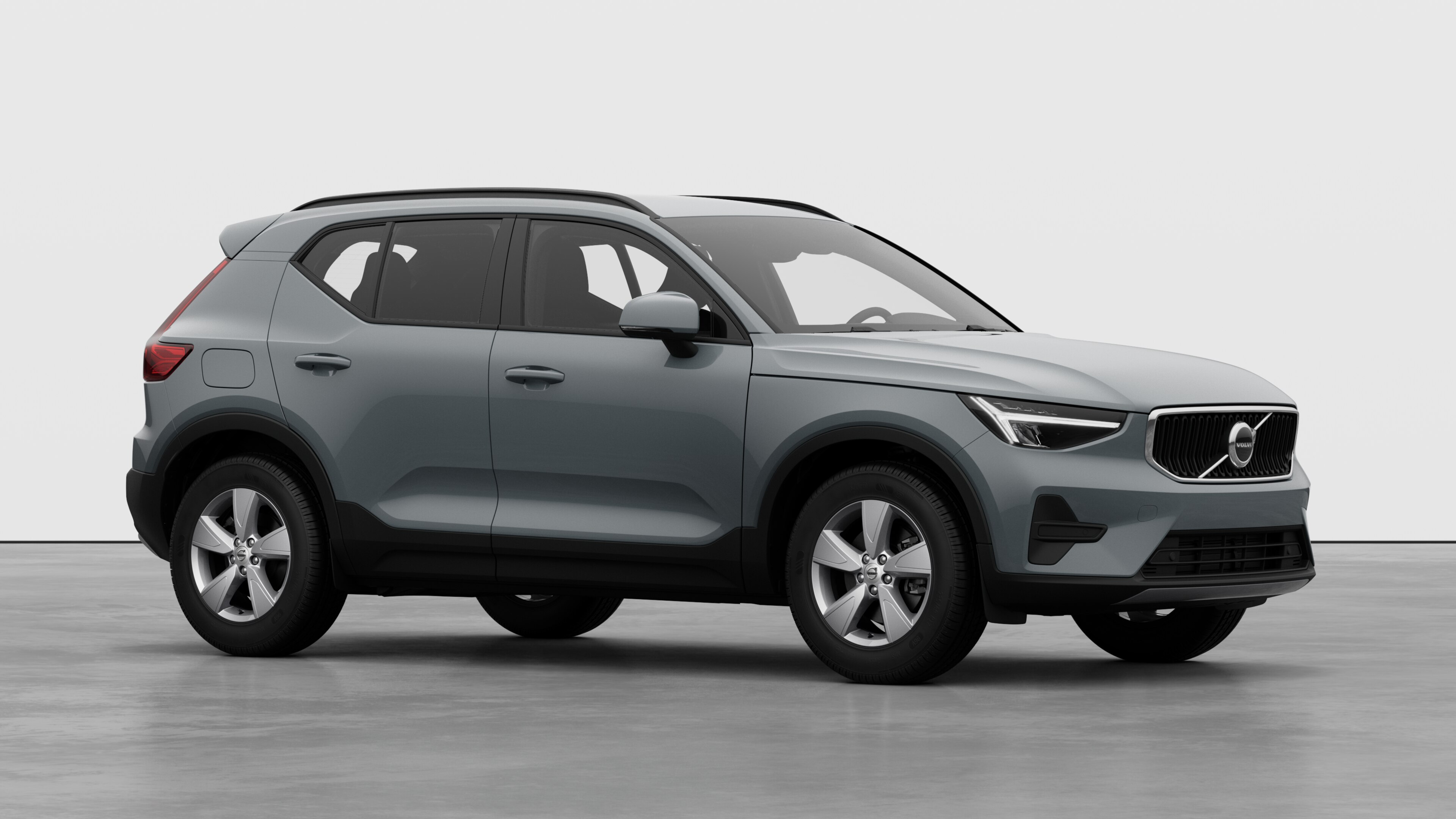 Exterieur van een Volvo, driekwart aanzicht in een effen studioachtergrond.
