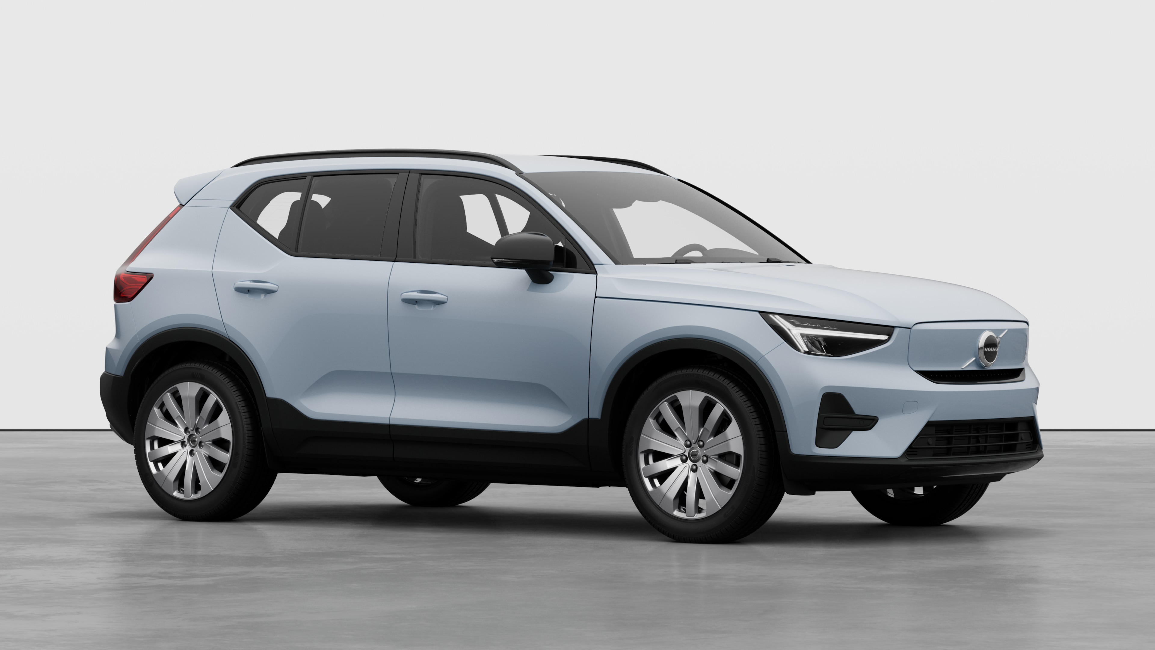 Buitenkant van een Volvo, driekwart aanzicht in een effen studioachtergrond.