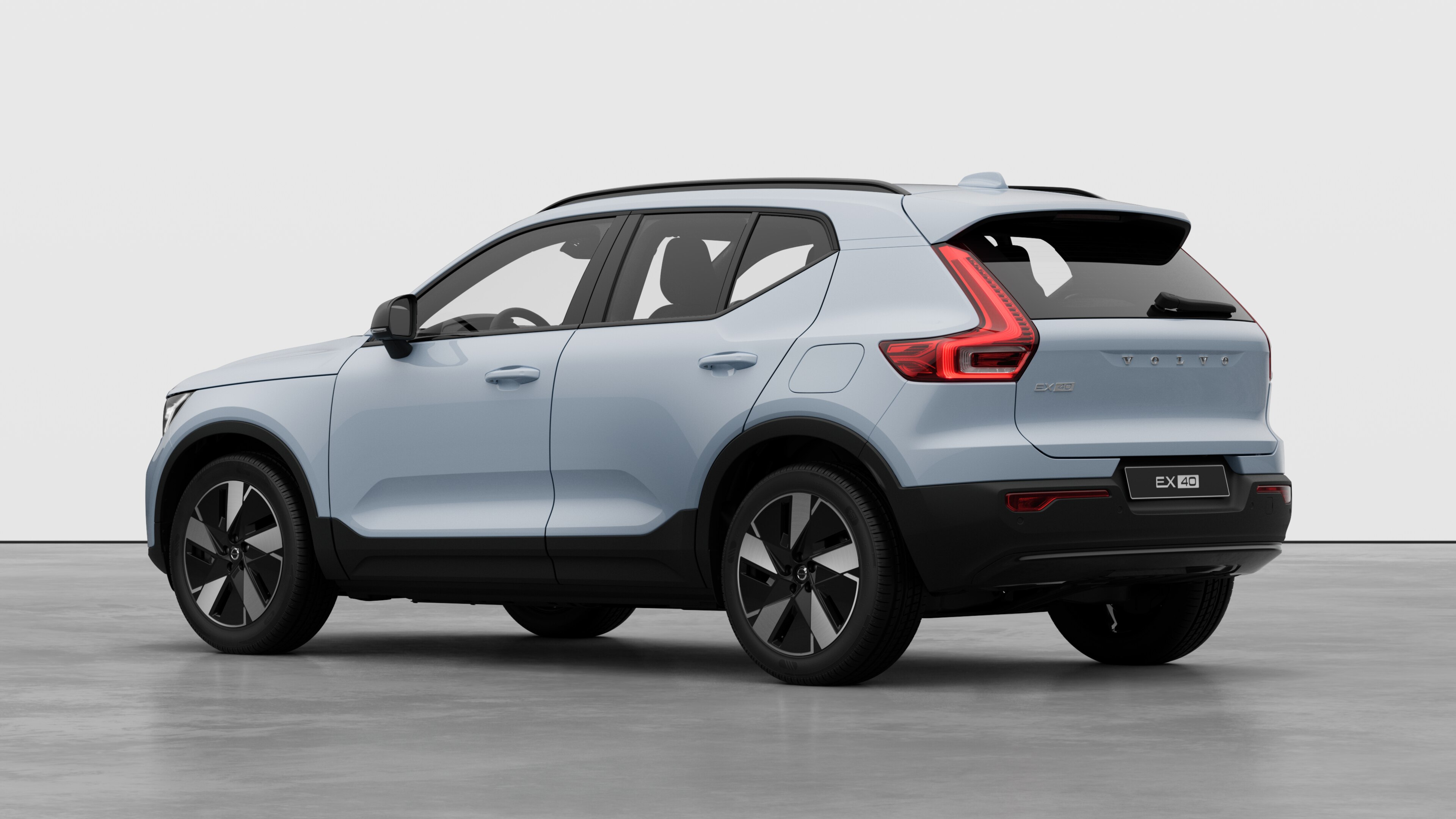 Volvo avtomobil arxa üç dörddə bir baxış sadə studiya fonunda.
