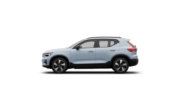 Volvo მანქანის გვერდითი ხედი უბრალო სტუდიის ფონზე.