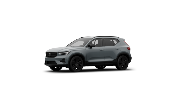 Vue de trois quarts de l’extérieur d’une Volvo sur un fond de studio uni.