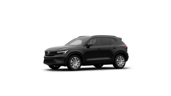 Dreiviertelansicht des Volvo Fahrzeugs vor dem Hintergrund eines schlichten Studios.