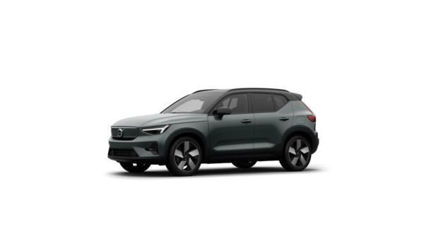 Vue de trois quarts de l’extérieur d’une voiture Volvo sur un fond de studio uni.