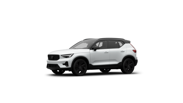 A Volvo külseje háromnegyed nézet egy egyszerű stúdió háttérben.