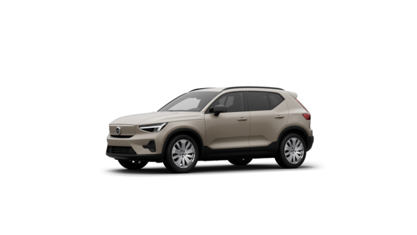 Driekwart aanzicht van de buitenkant van een Volvo in een effen studioachtergrond.