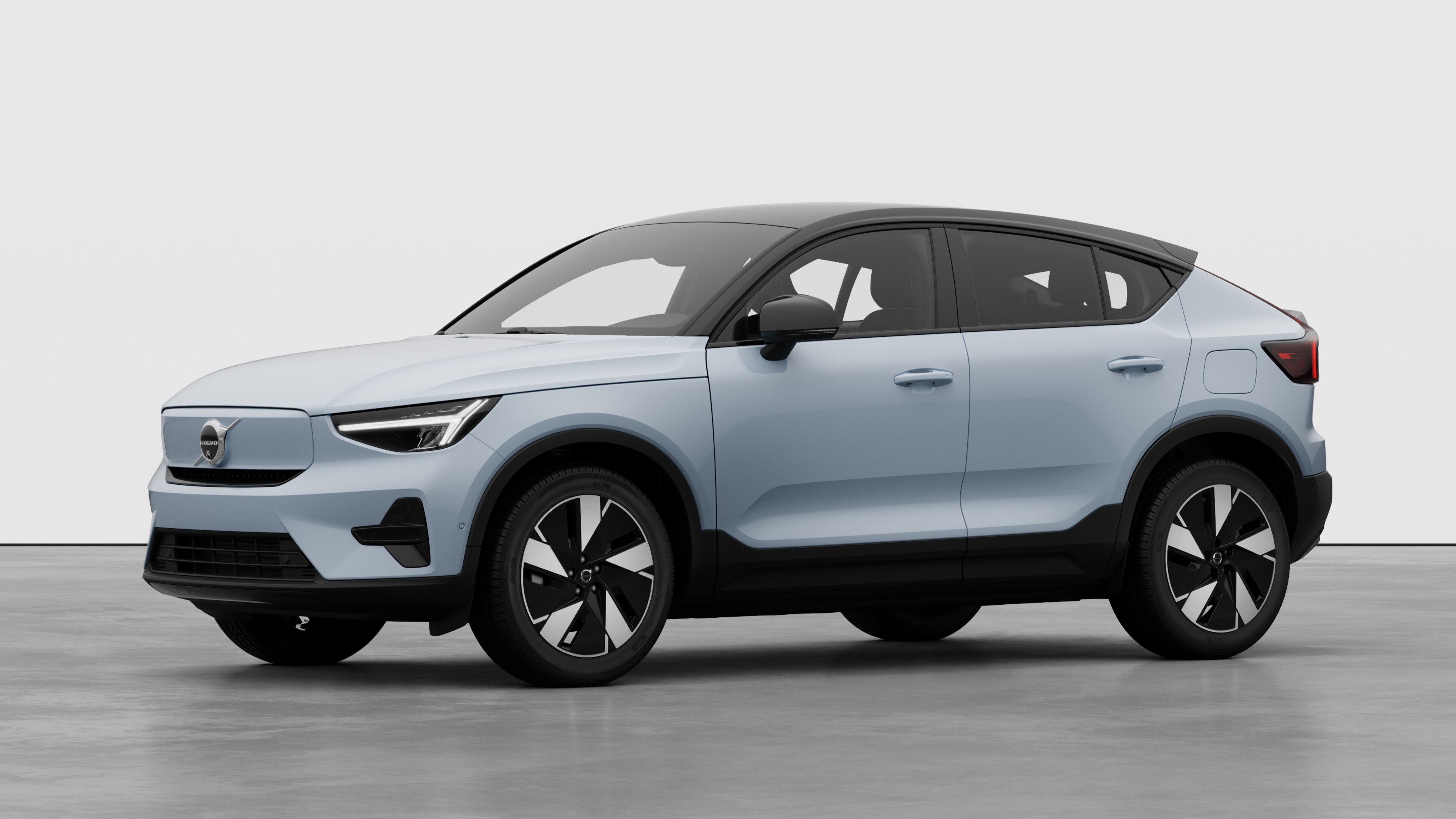 Το εξωτερικό ενός αυτοκινήτου Volvo σε προβολή τριών τετάρτων, σε απλό φόντο στούντιο.