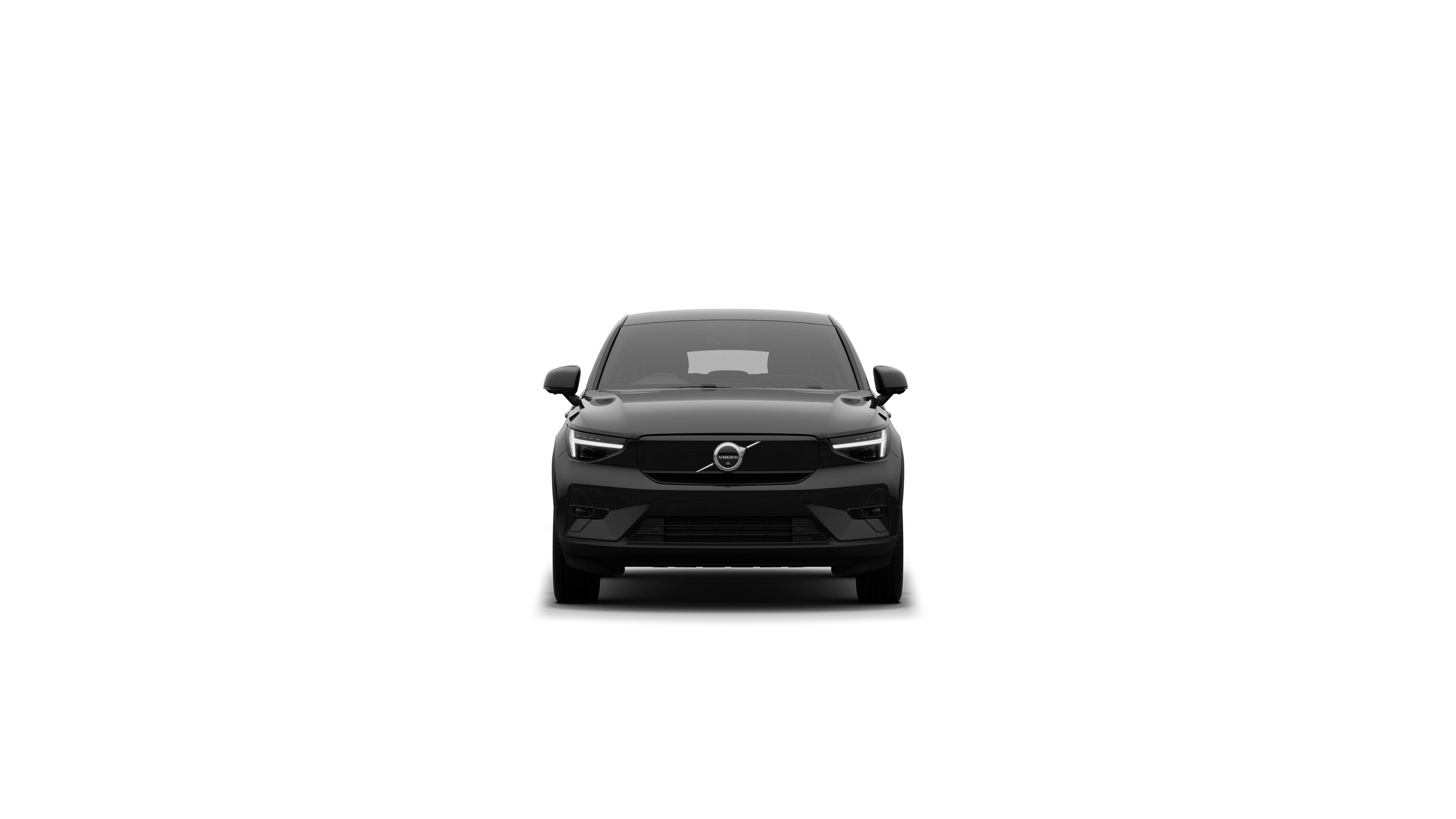 มุมมองด้านหน้าของรถวอลโว่ในพื้นหลังสตูดิโอธรรมดา