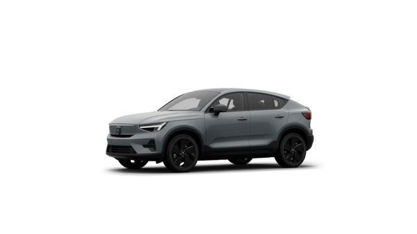 Driekwart aanzicht van de buitenkant van een Volvo in een effen studioachtergrond.