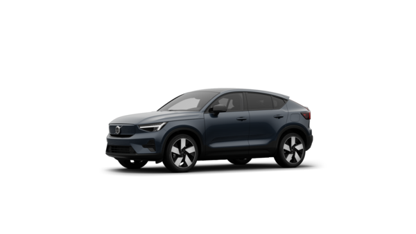 Vue de trois quarts de l’extérieur d’une Volvo sur un fond de studio uni.