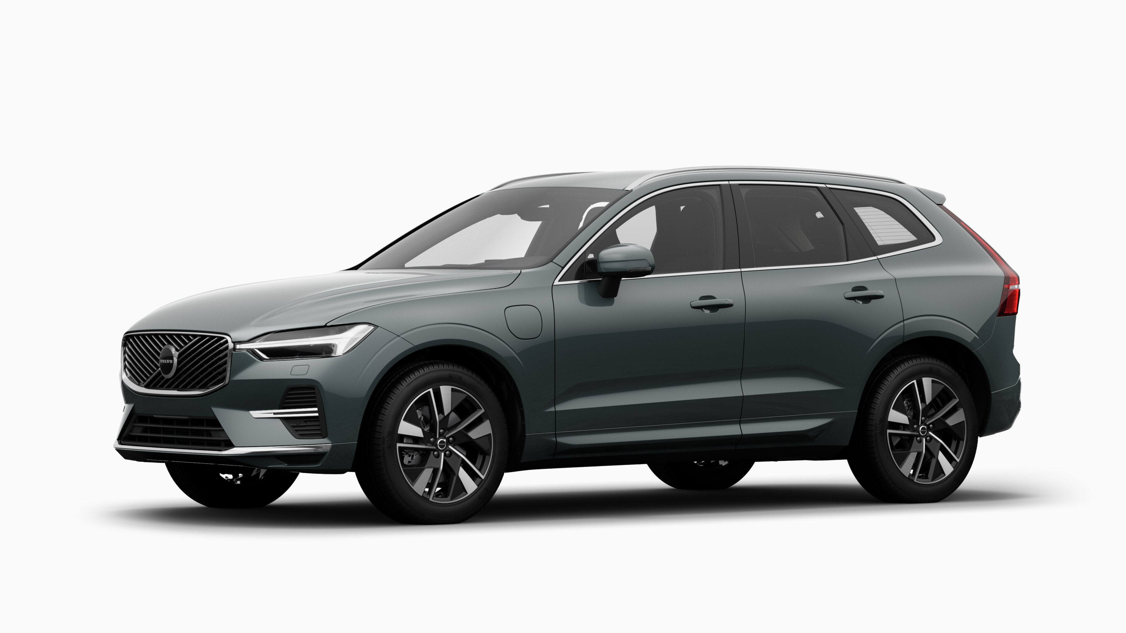 Exterieur van Volvo in driekwart aanzicht, effen studioachtergrond.