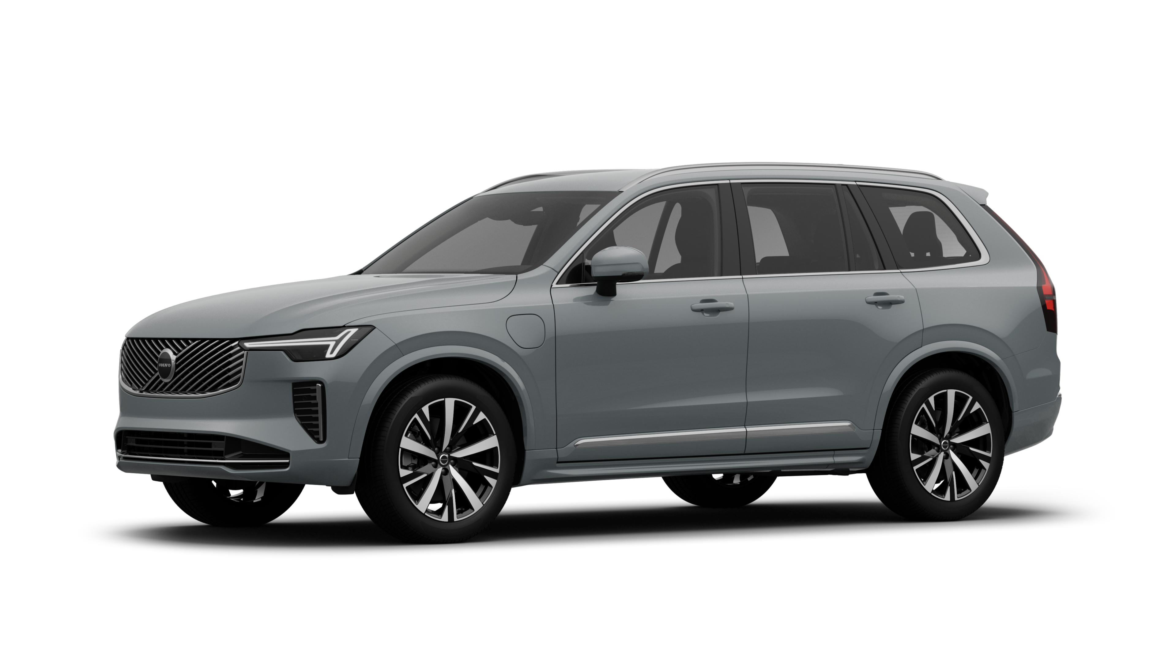 Extérieur d’une Volvo vue de trois quarts, fond de studio uni.