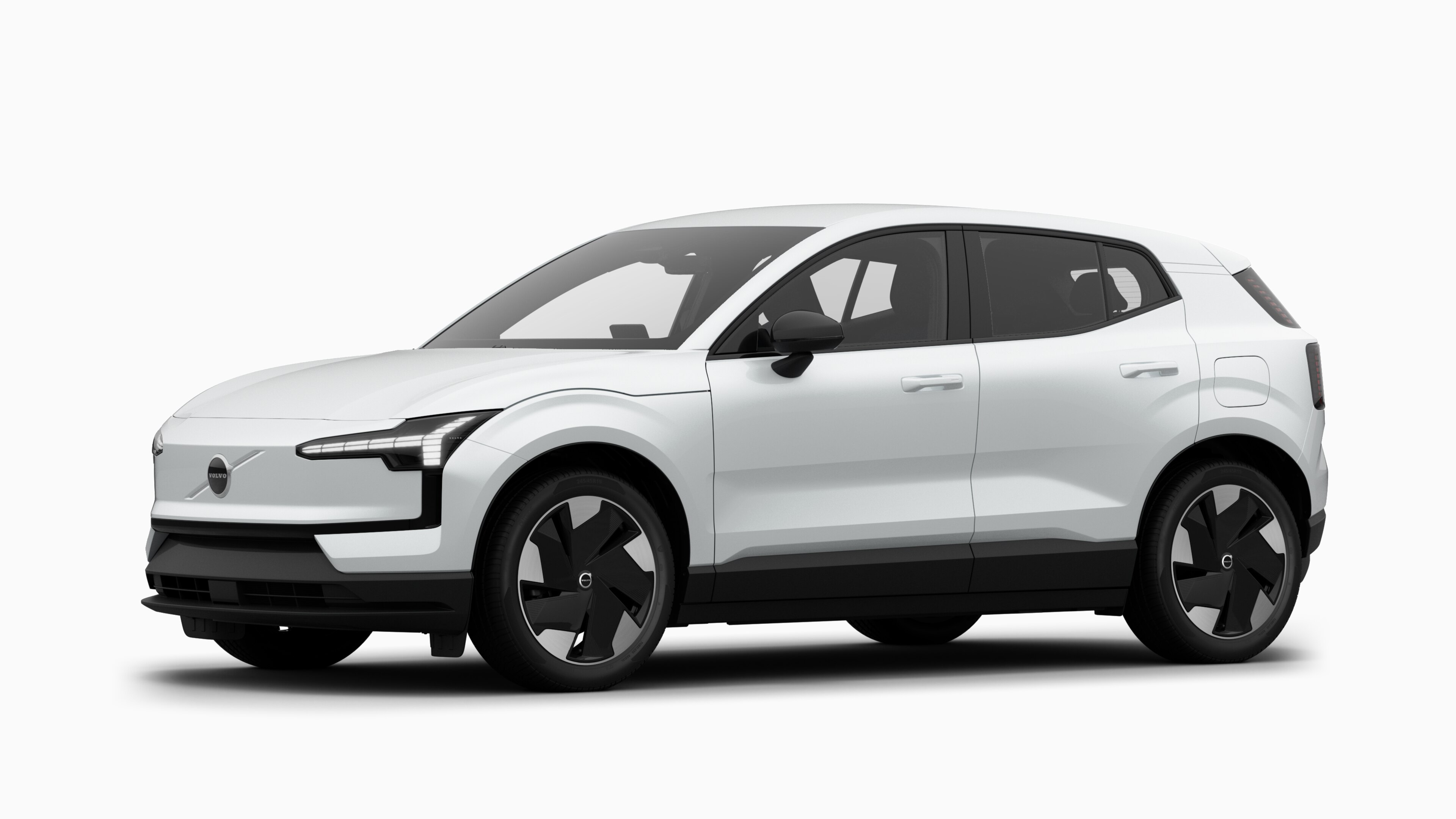 Volvo-eksteriør i trekvart visning, vanlig studiobakgrunn.