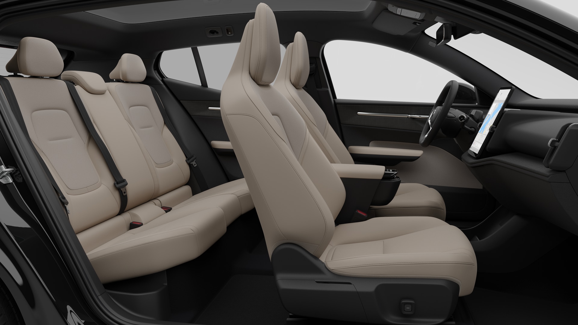 Vue latérale de l’intérieur d’une Volvo montrant les sièges avant, les sièges passager arrière, le volant, le tableau de bord et la console centrale, sur fond de studio.