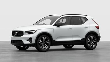 Exterior Studio Three Quarters Front Left