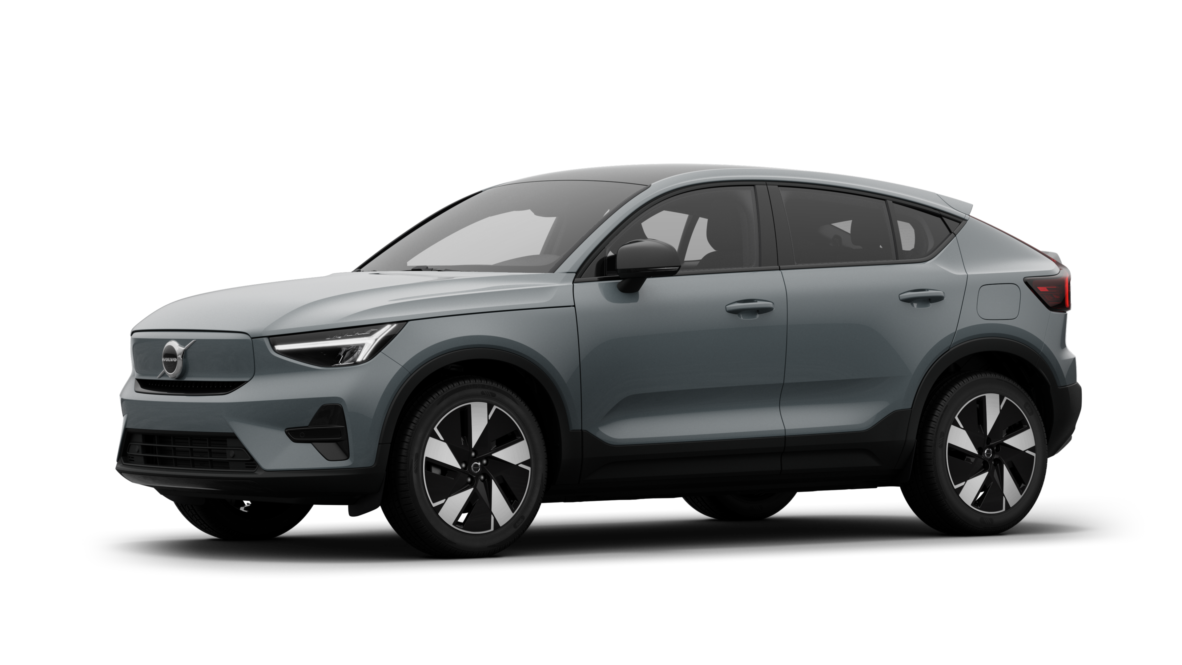 Exterieur van Volvo in driekwart aanzicht, effen studioachtergrond.